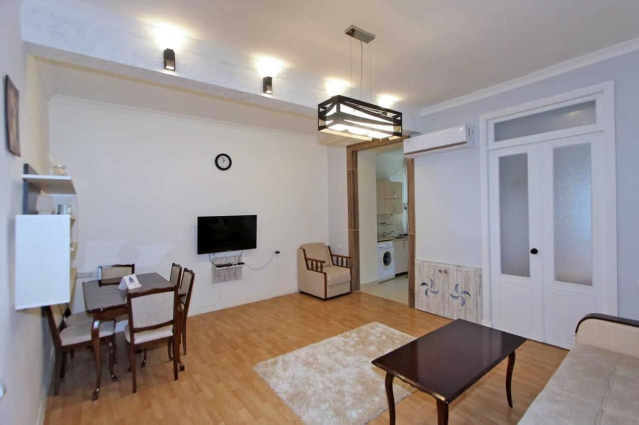 Sunny Apartment In The Center Ereván Exterior foto